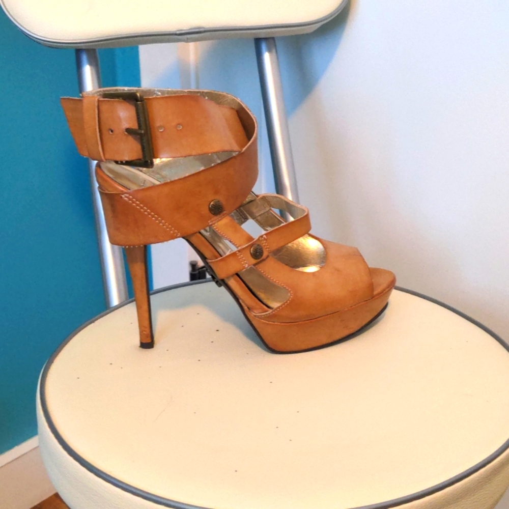 Simply Vera Wang ankle buckle stilettos